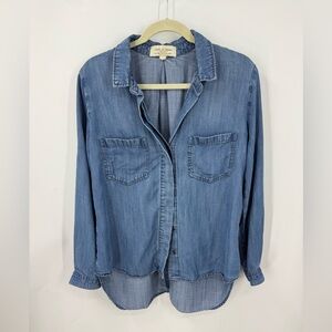 Cloth & Stone garment is a women's chambray split-back button-down shirt L